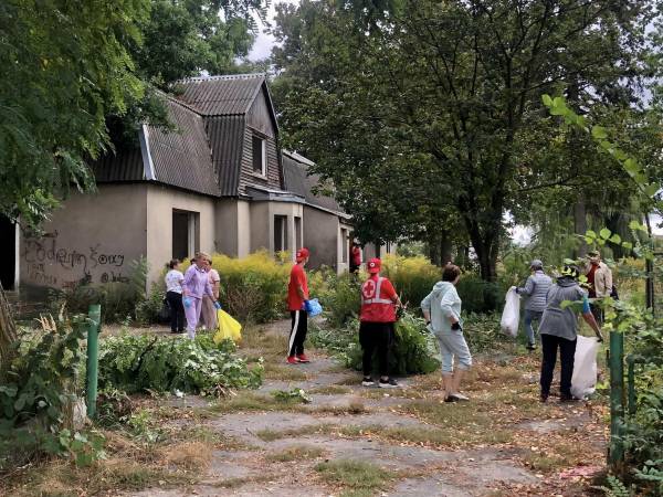 Жителі Рівненщини долучилися до Всесвітнього дня прибирання - INFBusiness