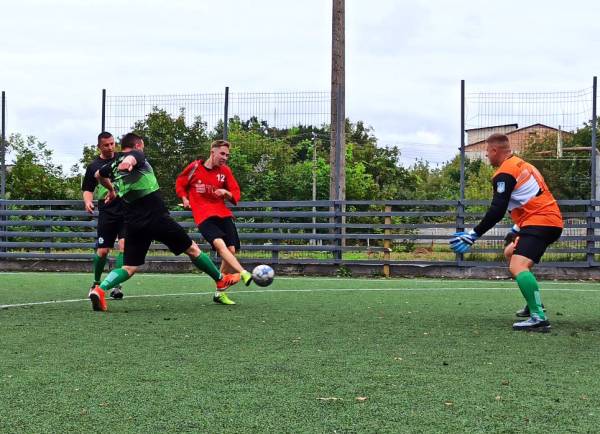 Старшокласники самі обрали суперників: поліцейські Дубенського району зіграли товариський матч із міні-футболу з ліцеїстами - INFBusiness