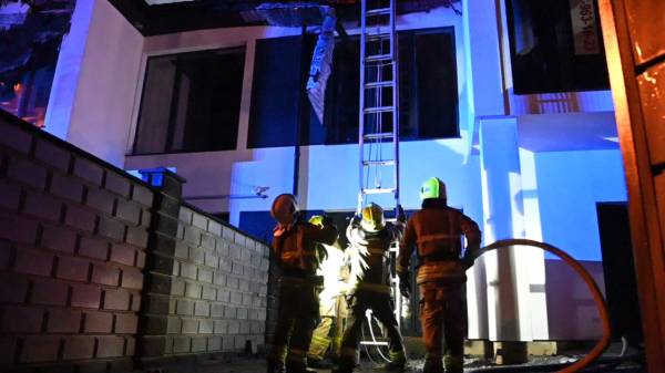 У Рівному рятувальники ліквідували пожежу у житловому будинку котеджного типу - INFBusiness