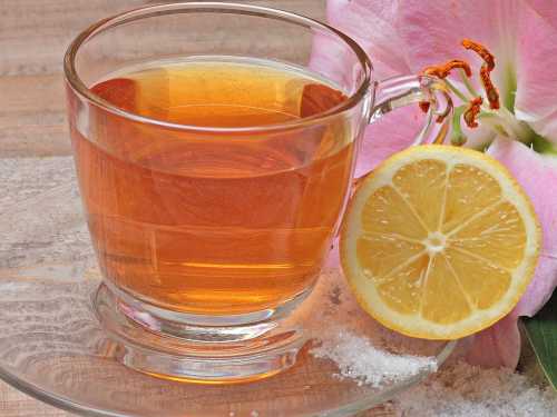 Лікарі розповіли, що користь від чаю з лимоном під час застуди — це міф - INFBusiness