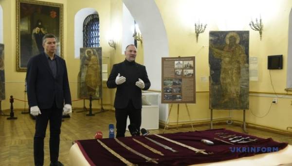 До музейного фонду України передали викрадені росіянами культурні цінності - INFBusiness