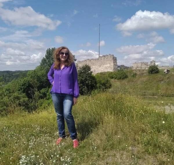 Потрібна допомога: викладачці рівненської музшколи потрібні кошти на лікування