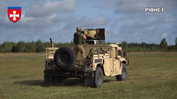 ТрО Рівненщини отримала легендарні американські броньовані позашляховики Хамві (ВІДЕО) - INFBusiness