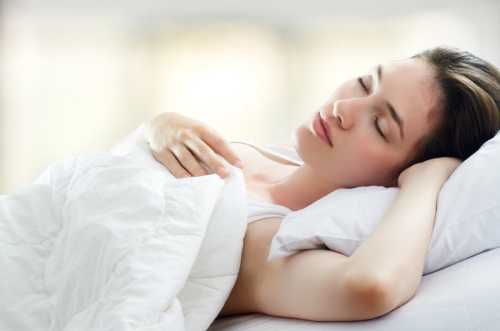 Чому корисно спати без одягу: 5 основних причин - INFBusiness