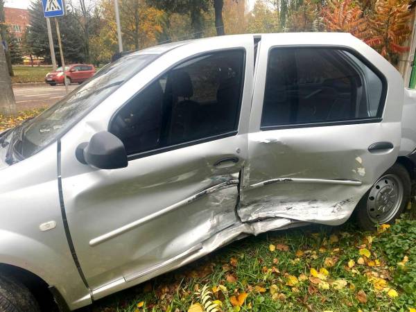 Зіткнення двох авто у Рівному: внаслідок ДТП постраждали двоє водіїв - INFBusiness