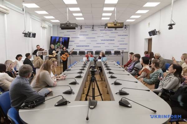 У Києві презентували книгу пісень Лілії Кобільник на вірші Ліни Костенко - INFBusiness