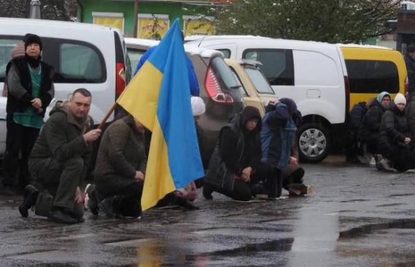 У Здолбунові попрощались з бійцем, який помер у лікарні від травм - INFBusiness