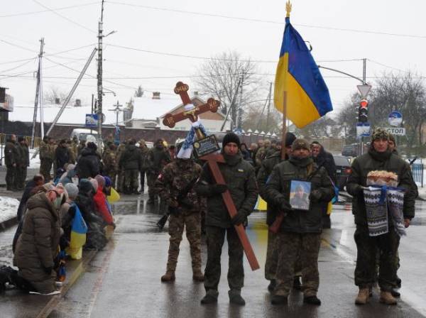 У Здолбунові попрощались з бійцем, який помер у лікарні від травм - INFBusiness