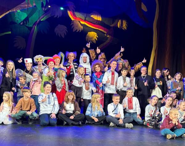 Актори Рівненського облмуздрамтеатру взяли участь в Загальнопольських днях українського театру в Ольшині - INFBusiness