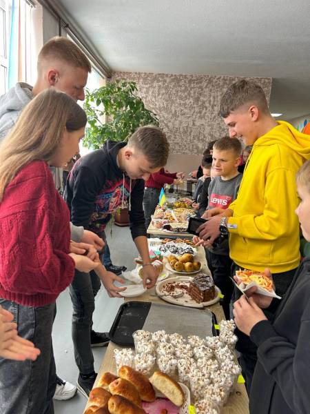 Благодійний ярмарок: на Рівненщині збирали гроші для хлопчика із СМА (ФОТО) - INFBusiness