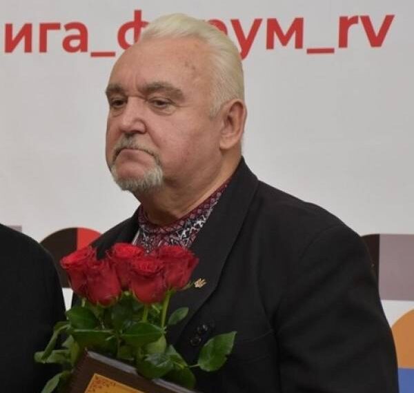 У Рівному поету Миколі Тимчаку вручили обласну літературну премію імені Світочів