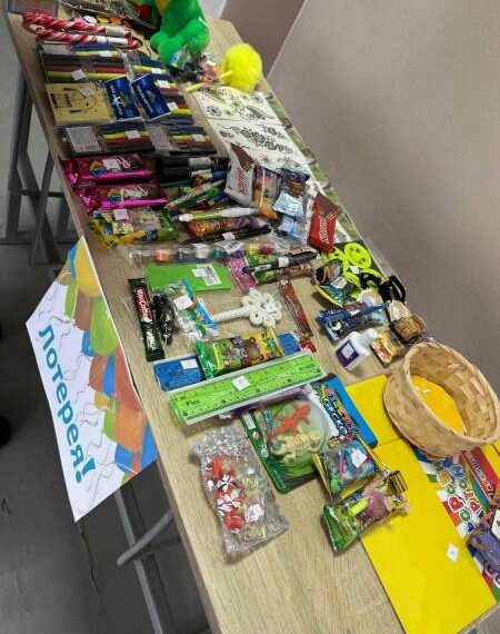 Благодійний ярмарок: на Рівненщині збирали гроші для хлопчика із СМА (ФОТО)