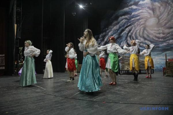 «Ілюзіон»: як в Одесі попри війну розвивається юнацький театр - INFBusiness