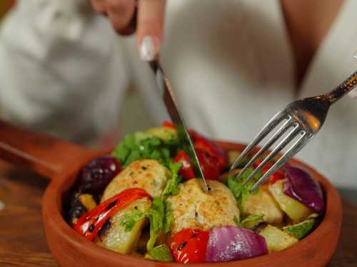 Ризик ожиріння: продукти, які уповільнюють метаболізм і їх краще не їсти на вечерю - INFBusiness