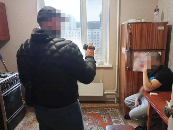Обмінювали фальшиву валюту: на Рівненщині поліцейські викрили зловмисників із Київщини - INFBusiness