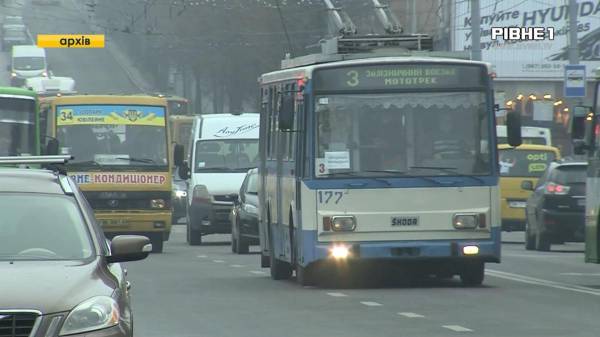 У Рівному змінять 49 та 39 маршрутки на великогабаритні автобуси (ВІДЕО) - INFBusiness