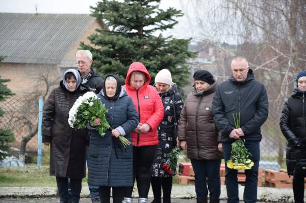 У громаді в Рівненському районі відкрили меморіальну дошку в пам’ять про загиблого захисника - INFBusiness