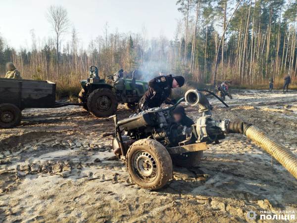 На Рівненщині чотирьох старателів викрили на видобутку бурштину - серед них двоє неповнолітніх - INFBusiness