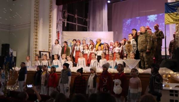 На Прикарпатті показали різдвяний мюзикл у супроводі військового оркестру «Едельвейс» - INFBusiness