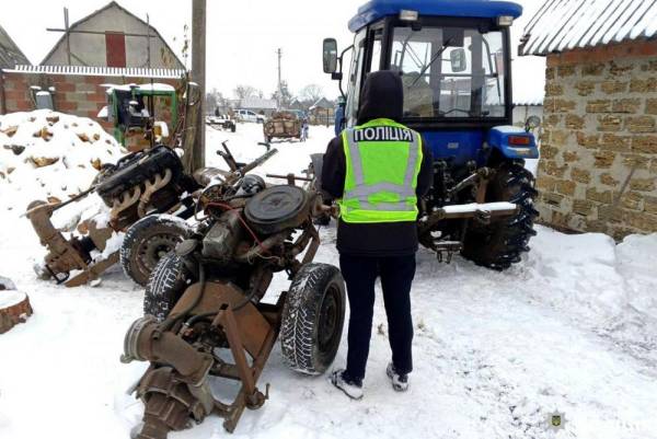 Трактор, мотопомпи, бензопили: у Вараському районі поліцейські провели обшук у господарстві 55-річного чоловіка - INFBusiness