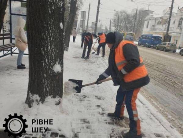 Відомо, скільки населених пунктів на Рівненщині знеструмлено через негоду - INFBusiness