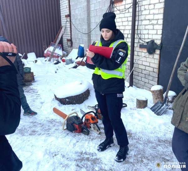 Трактор, мотопомпи, бензопили: у Вараському районі поліцейські провели обшук у господарстві 55-річного чоловіка - INFBusiness