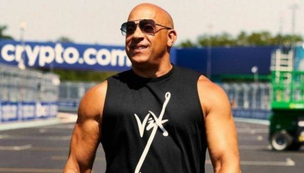 Експомічниця Віна Дізеля звинуватила його в сексуальному насильстві 22.12.2023 13:28 Укрінформ Аста Йонассон, колишня особиста помічниця американського актора Віна Дізеля, подала у США до суду на голлівудську зірку, звинувативши його в сексуальному насильстві під час зйомок стрічки «Форсаж 5: Пограбування в Ріо» у 2010 році. Експомічниця Віна Дізеля звинуватила його в сексуальному насильстві - INFBusiness