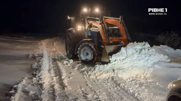 Швидка допомога та снігоочисна техніка в заметах: на Рівненщині упродовж вихідних вирувала негода (ВІДЕО) - INFBusiness