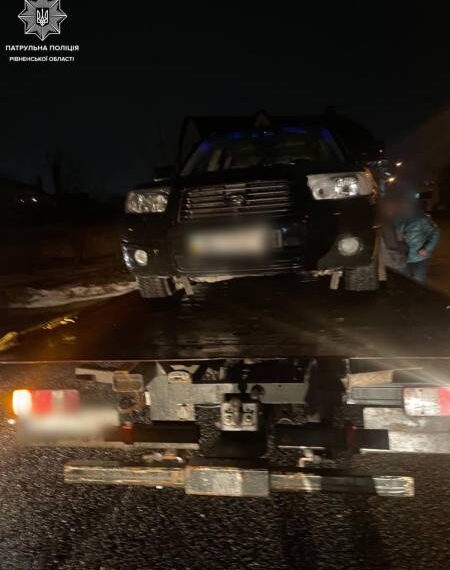 Був позбавлений права керування: патрульні у Рівному затримали нетверезого водія