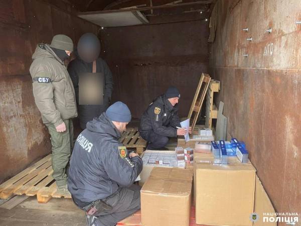На одному із ринків Рівного вилучили 9 тисяч фальсифікованих цигарок - INFBusiness