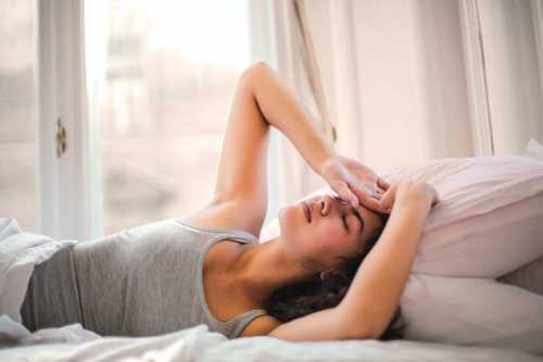 Найкращі пози для сну при болях у попереку - INFBusiness
