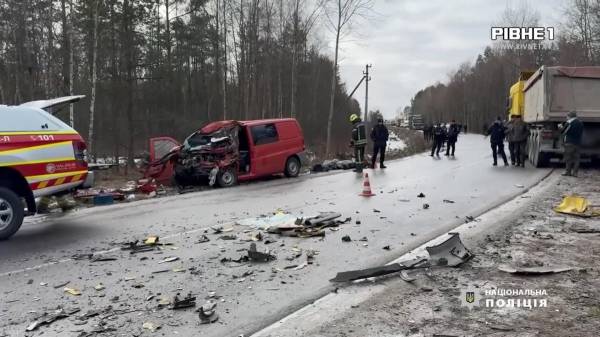 П'ять смертей на дорозі за добу: подробиці двох аварій на Рівненщині (ВІДЕО) - INFBusiness