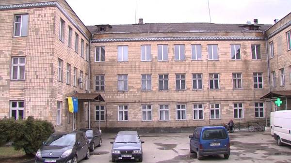 Проплачена акція чи реальна проблема: Чому костопільчани зібралися у лікарні ? (ВІДЕО) - INFBusiness
