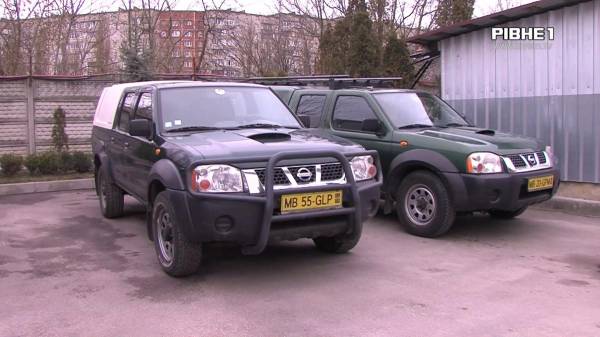 Рівне передало військовим два австрійські позашляховики (ВІДЕО) - INFBusiness