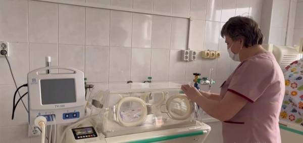 На Рівненщині з’явився транспортний інкубатор з апаратом штучної вентиляції легень для надання допомоги новонародженим. Про це повідомляють в Рівненській ОДА. Рівненські медики отримали транспортний інкубатор з апаратом ШВЛ - INFBusiness