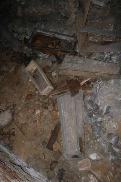 На Тернопільщині у підземеллях Свято-Миколаївського собору знайшли розграбовані поховання - INFBusiness