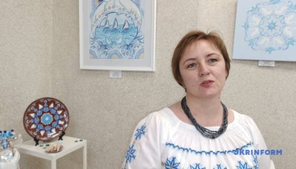 Виставку «Таврійський розпис: життя попри війну» відкрили у Миколаєві Фото 23.03.2024 10:50 Укрінформ У Миколаєві в межах проєкту «Ідентичність Миколаївщини: минуле, сучасне і майбутнє» відкрилася виставка «Таврійський розпис: життя попри війну». Виставку «Таврійський розпис: життя попри війну» відкрили у Миколаєві - INFBusiness
