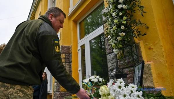 У Львові відкрили пам'ятну дошку письменниці Вікторії Амеліній - INFBusiness
