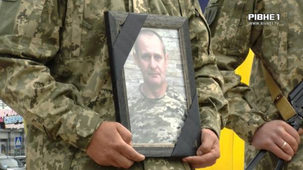 Із перших днів на війні: У Рівному попрощалися з військовим Ігорем Рожанським (ВІДЕО) - INFBusiness