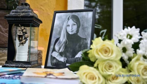 У Львові відкрили пам'ятну дошку письменниці Вікторії Амеліній - INFBusiness