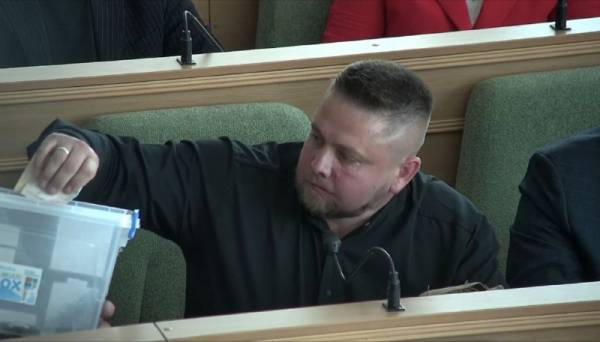 25 тисяч гривень та 20 євро зібрали на ЗСУ депутати Рівненської обласної ради під час сесії - INFBusiness