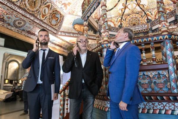 Аудіогіди українською: мова порозуміння, визнання, підтримки 20.04.2024 11:50 Укрінформ Про Ван Гога, Марію Заньковецьку й інших достойників у музеях понад 40 країн світу уже розповідають державною мовою України Аудіогіди українською: мова порозуміння, визнання, підтримки - INFBusiness