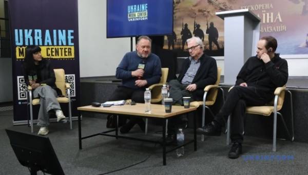 Річард Нельсон поставить виставу за своєю п'єсою у Театрі на Подолі Фото, відео 22.04.2024 14:44 Укрінформ У київському Театрі на Подолі 3 й 4 травня відбудеться прем’єра вистави за п’єсою Річарда Нельсона «Тускульські бесіди». Річард Нельсон поставить виставу за своєю п'єсою у Театрі на Подолі - INFBusiness