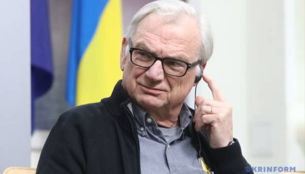 Річард Нельсон поставить виставу за своєю п'єсою у Театрі на Подолі Фото, відео 22.04.2024 14:44 Укрінформ У київському Театрі на Подолі 3 й 4 травня відбудеться прем’єра вистави за п’єсою Річарда Нельсона «Тускульські бесіди». Річард Нельсон поставить виставу за своєю п'єсою у Театрі на Подолі - INFBusiness