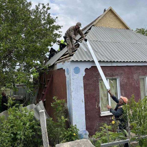 Волонтери з Рівненщини допомагають відбудовувати зруйновану ворогом Херсонщину - INFBusiness