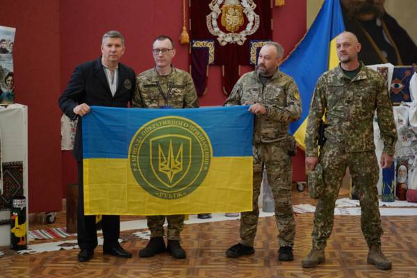 Розписані студентами гільзи стали експонатами благодійної виставки у Києві - INFBusiness