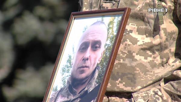 Загинув у бою з противником: як Рівне вшанувало 46-річного солдата? (ВІДЕО) - INFBusiness