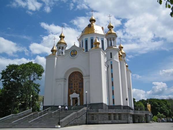 Великдень-2024: коли освячуватимуть пасхальні кошики у соборах Рівного? - INFBusiness