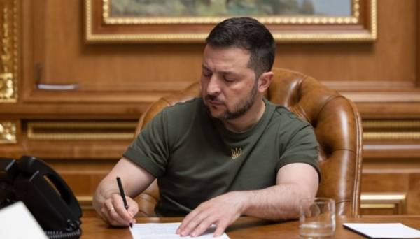 Зеленський підписав закон про сертифікати на книжки в «Дії» та субсидії для книгарень - INFBusiness