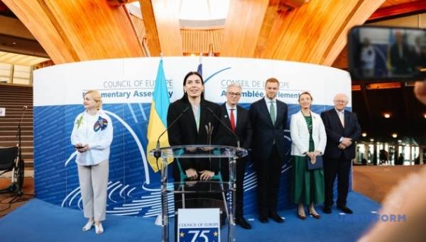 У Палаці Європи відкрили виставку «Листівки з України» - INFBusiness